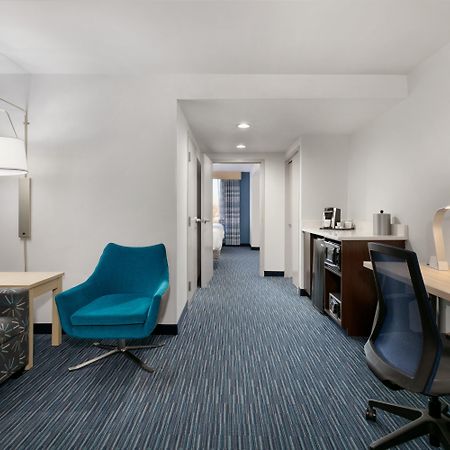 Holiday Inn Express Hotel & Suites Norfolk Airport By Ihg מראה חיצוני תמונה