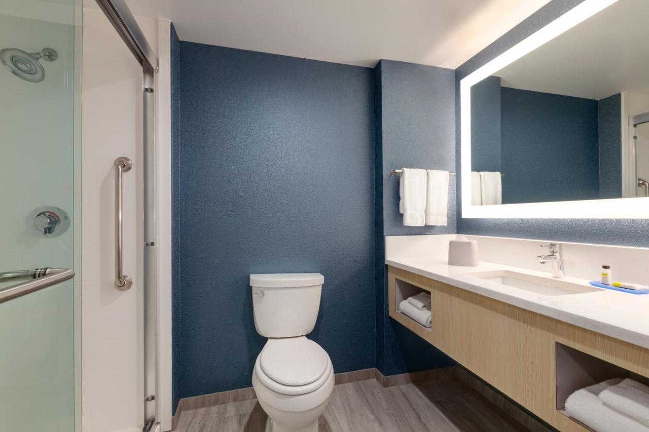 Holiday Inn Express Hotel & Suites Norfolk Airport By Ihg מראה חיצוני תמונה