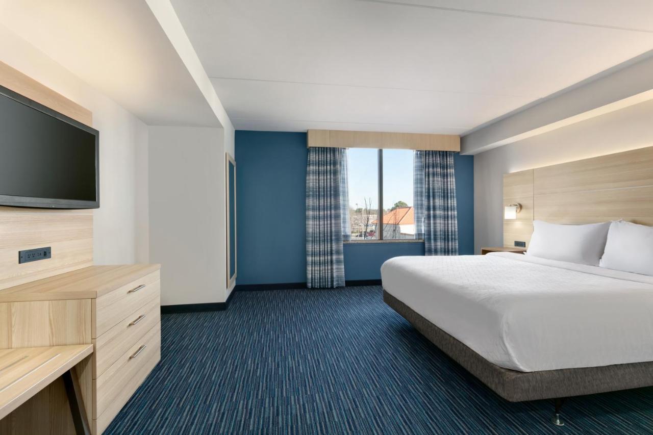 Holiday Inn Express Hotel & Suites Norfolk Airport By Ihg מראה חיצוני תמונה