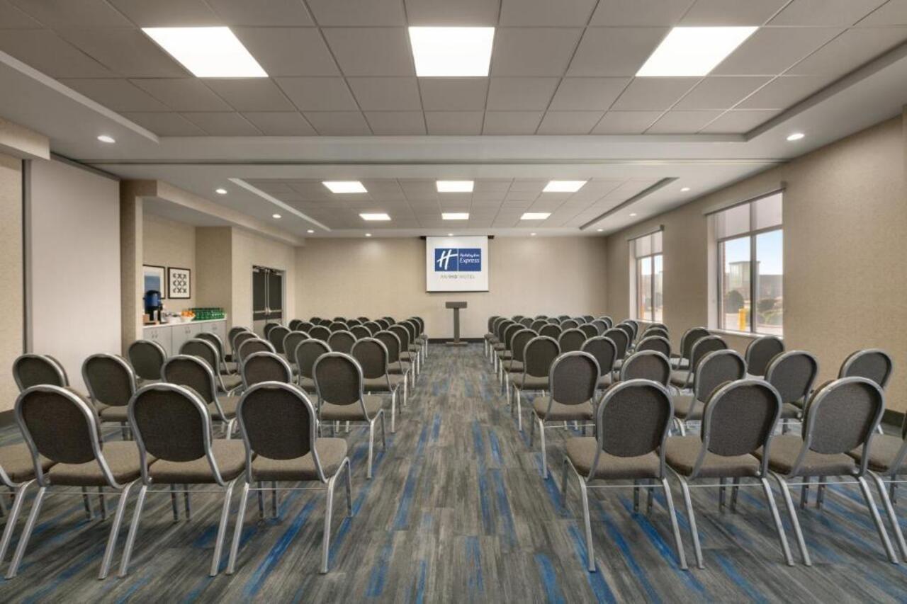 Holiday Inn Express Hotel & Suites Norfolk Airport By Ihg מראה חיצוני תמונה