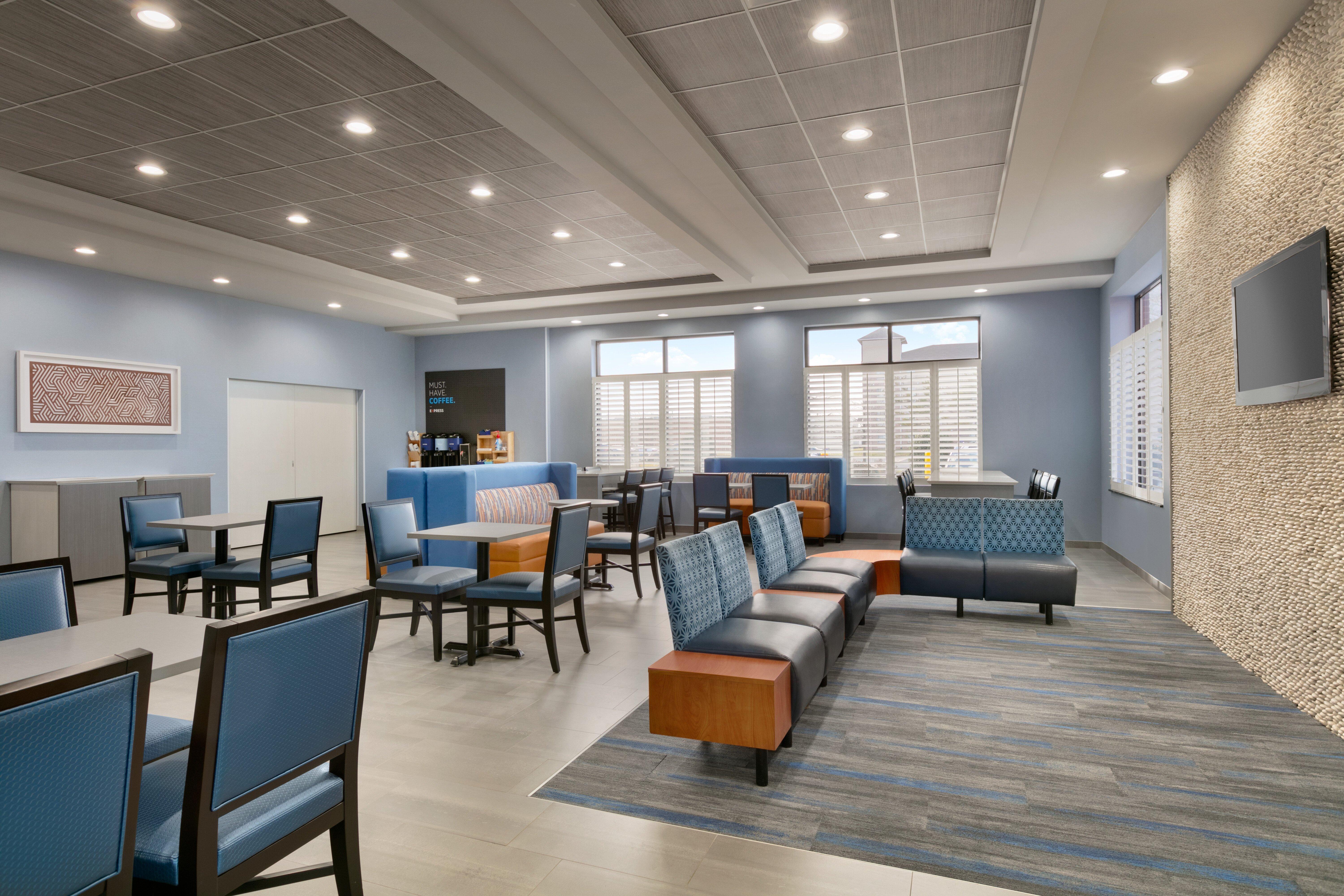Holiday Inn Express Hotel & Suites Norfolk Airport By Ihg מראה חיצוני תמונה