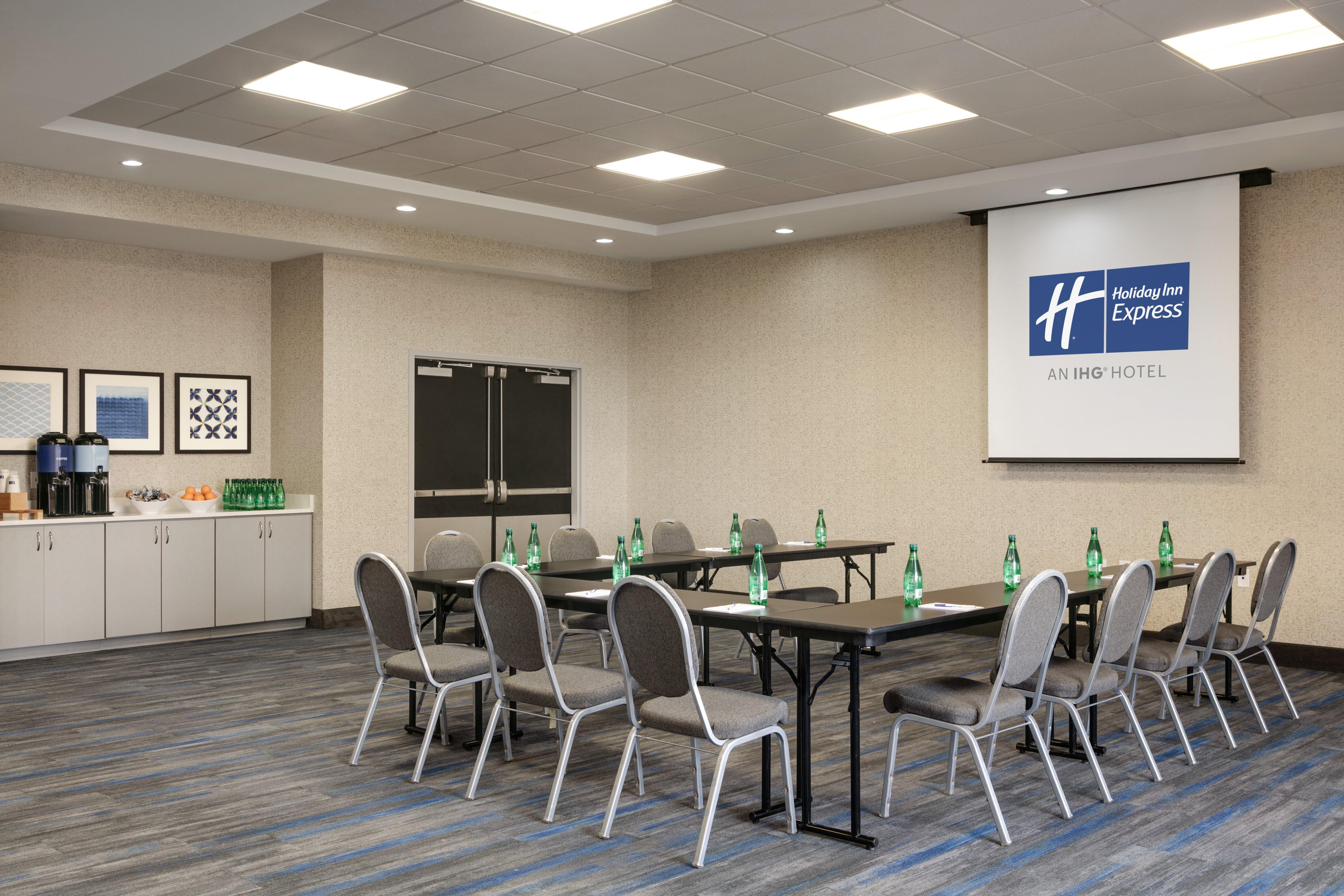 Holiday Inn Express Hotel & Suites Norfolk Airport By Ihg מראה חיצוני תמונה